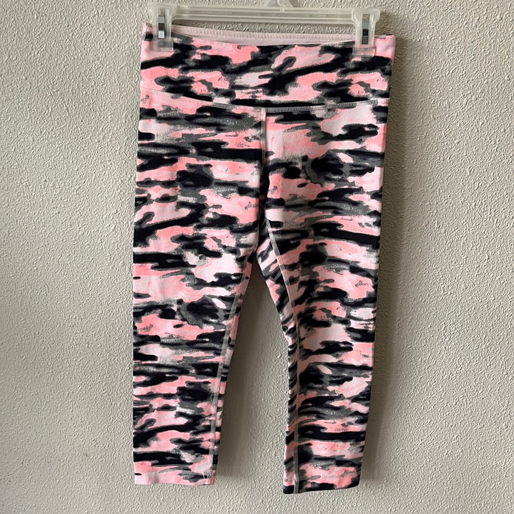 LULULEMON wamo camo wunder under pink gray leggings 4